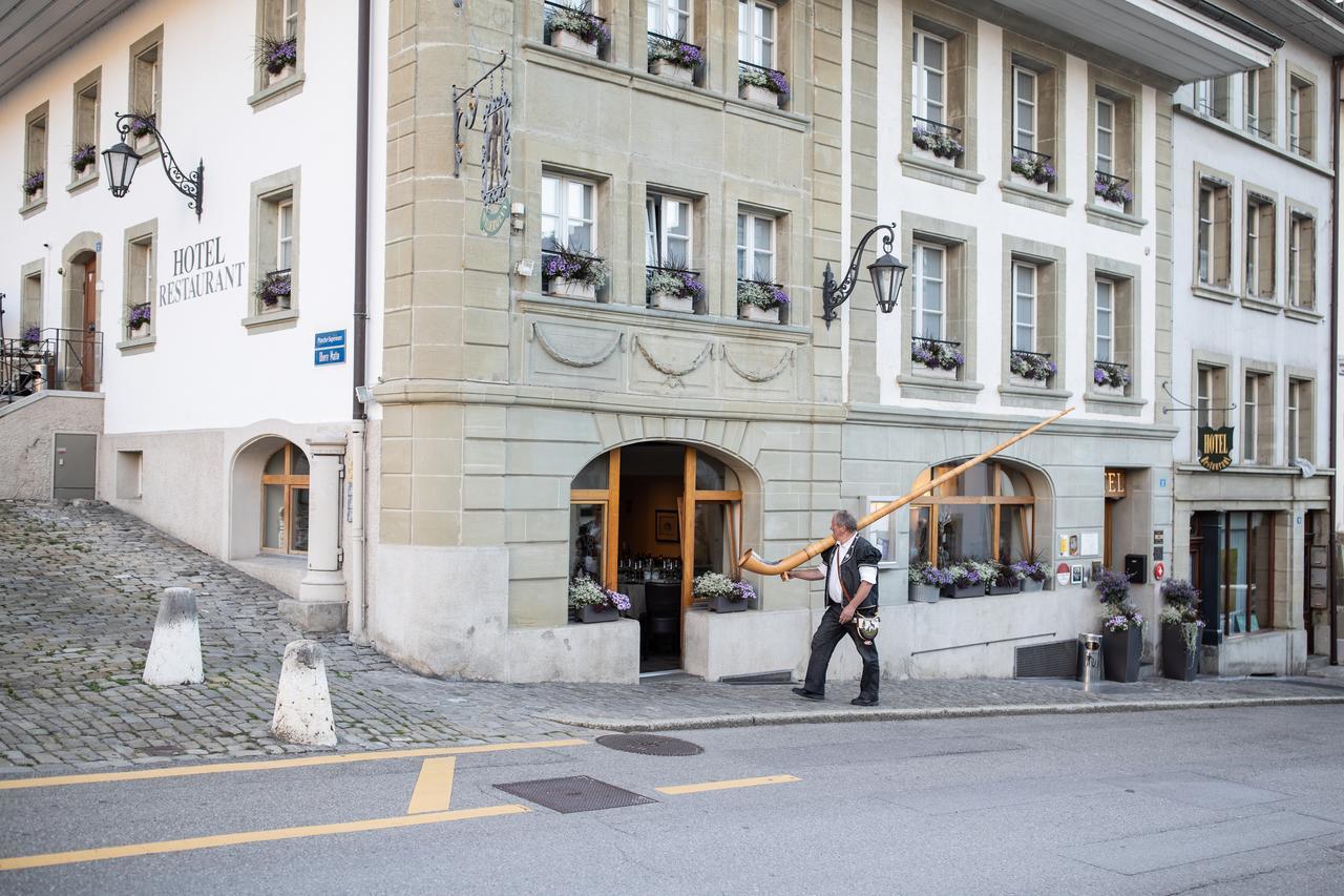 Hotel Restaurant Au Sauvage Freiburg im Üechtland Exterior foto